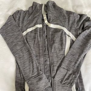 Lululemon size 6 zip up